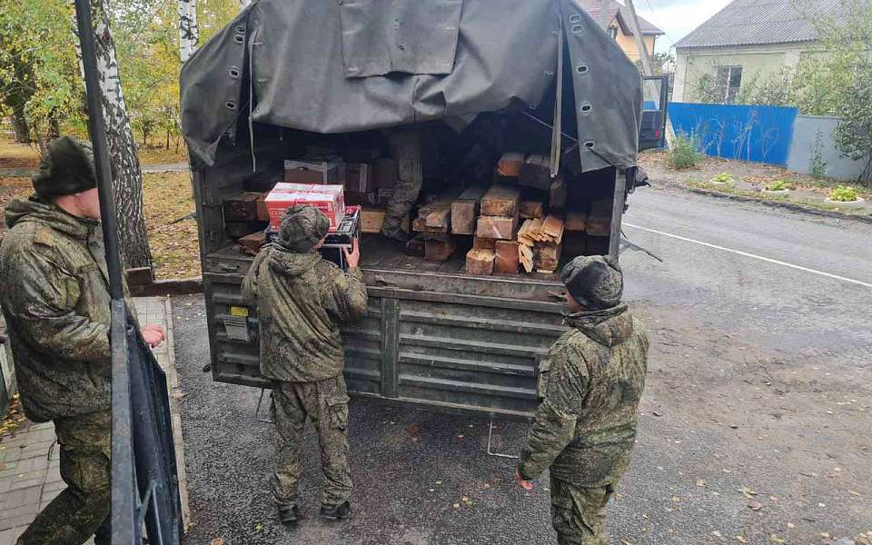 Жители  микрорайона Подгорное отправили бойцам СВО очередную партию подарков