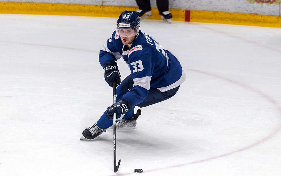 Защитник Алексей Горячев еще на один сезон останется в воронежском «Буране»