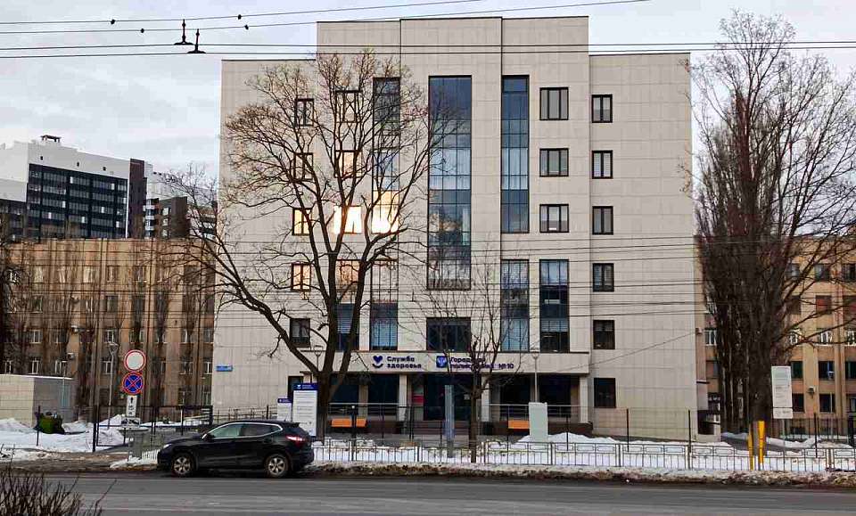 Пациенту с редкой аномалией воронежские врачи вернули слух