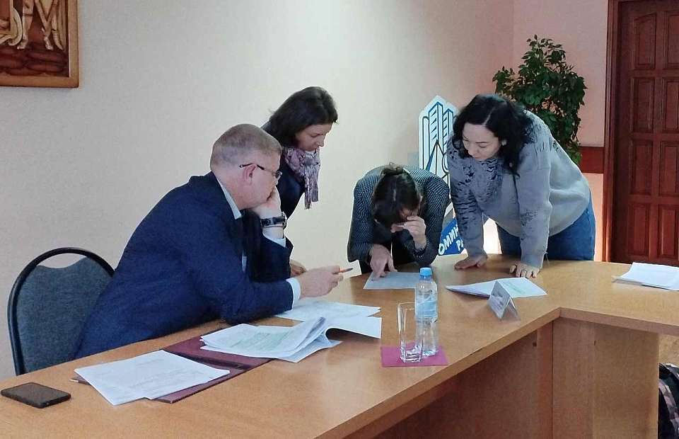 В Коминтерновском районе глава управы принял граждан