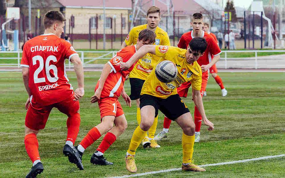 Команды Воронежской области успешно стартовали в турнире СФФ «Центр»