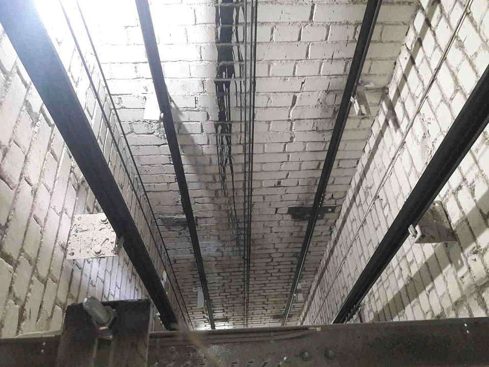 В Воронеже возбуждено уголовное дело из-за падения лифта с пассажирами