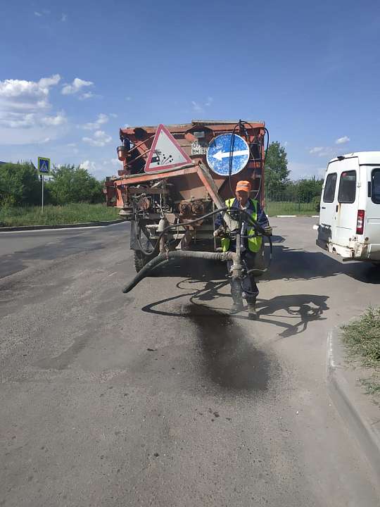 В Железнодорожном районе продолжается ямочный ремонт 