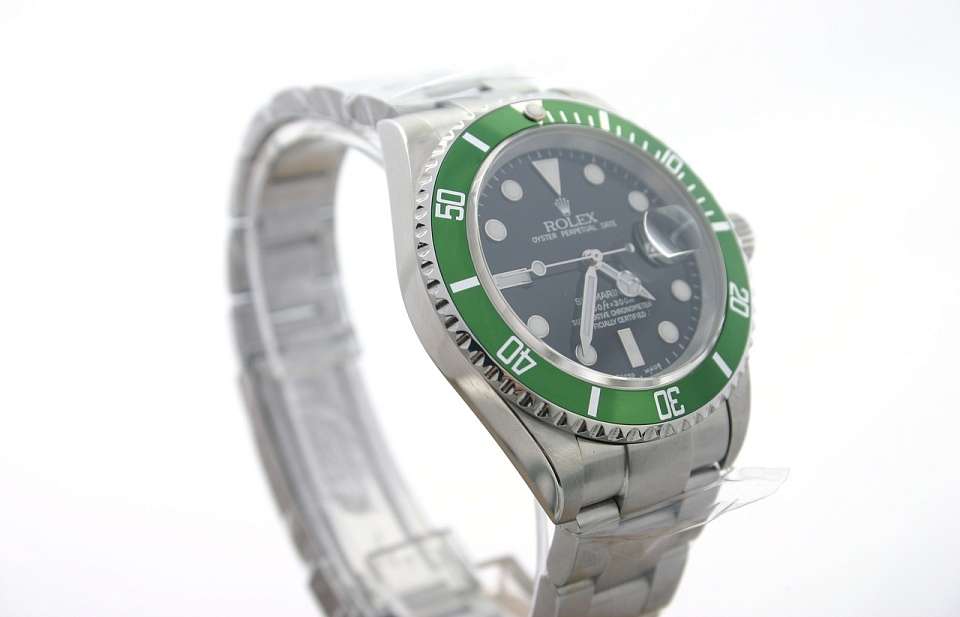 Страшно дорогие золотые часы потеряли на воронежском пляже