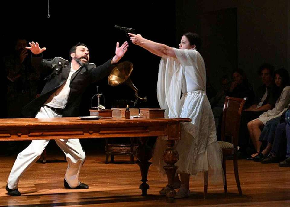 Международная творческая команда на Платоновском фестивале предложила воронежцам свой сценический опыт Достоевского на португальском языке