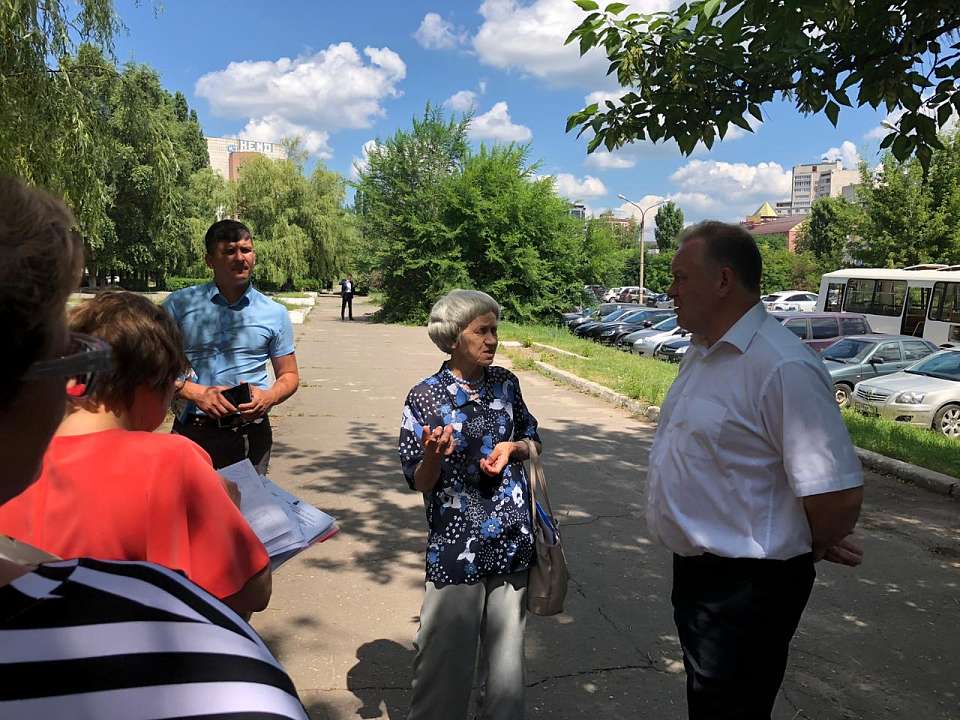 В Коминтерновском районе проходят выездные совещания с жителями                                                       