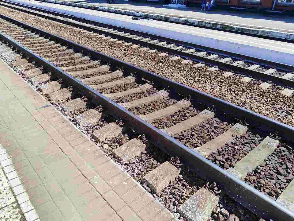 В воронежском посёлке закрыли железнодорожный переезд