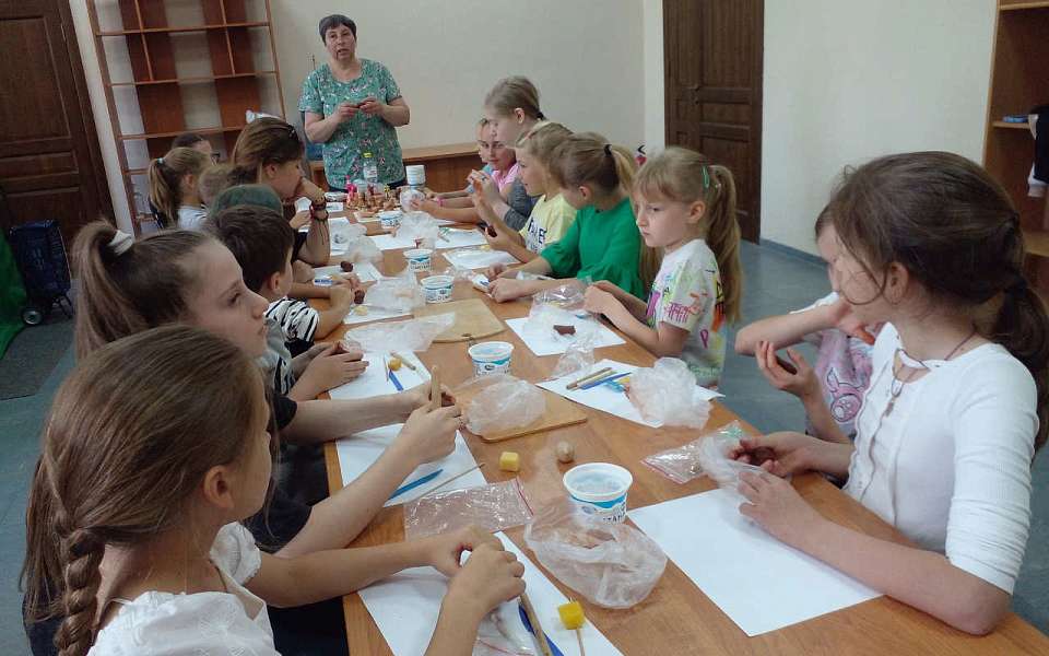 В Коминтерновском районе прививают любовь к народным ремеслам