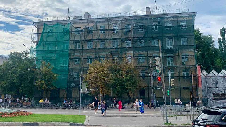 В Воронеже продолжают устранять последствия атак украинских БПЛА