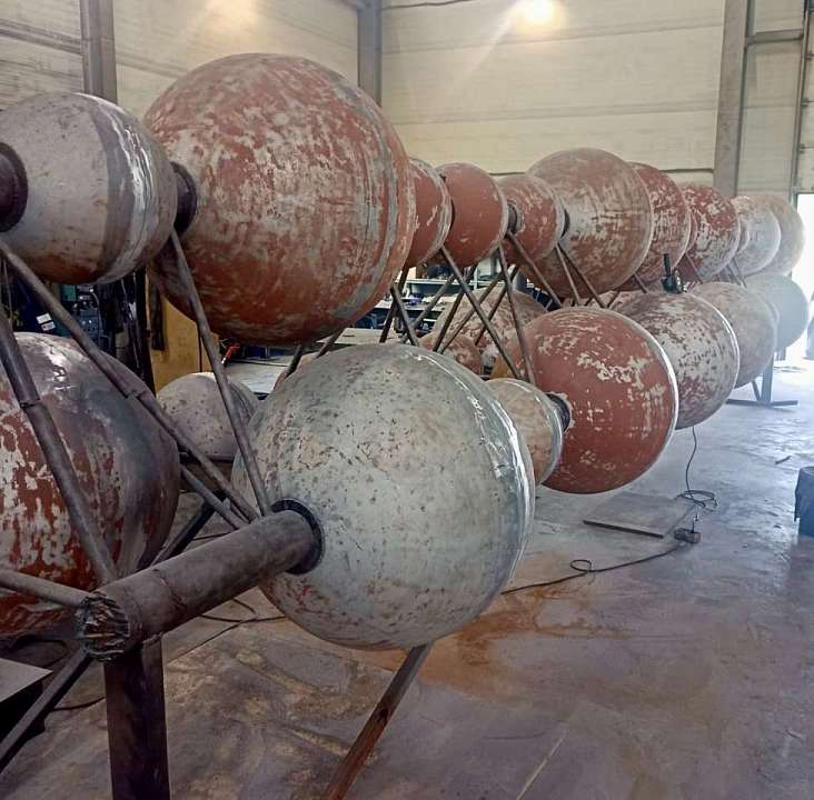 Игорь Галкин проконтролировал ход исполнения работ реконструкции памятника советской науке «Молекула ДНК»