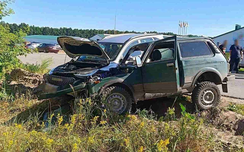 Трое взрослых и ребенок пострадали в ДТП «Нивы» и кроссовера на воронежской трассе