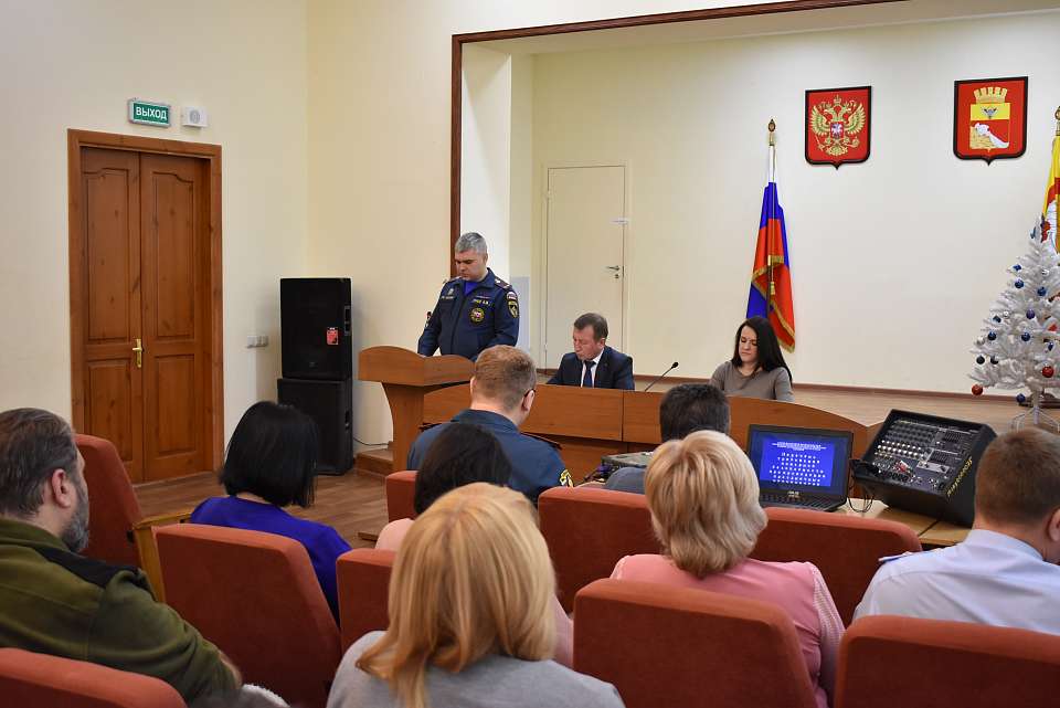 В Ленинском районе обсудили вопросы безопасности в период праздников