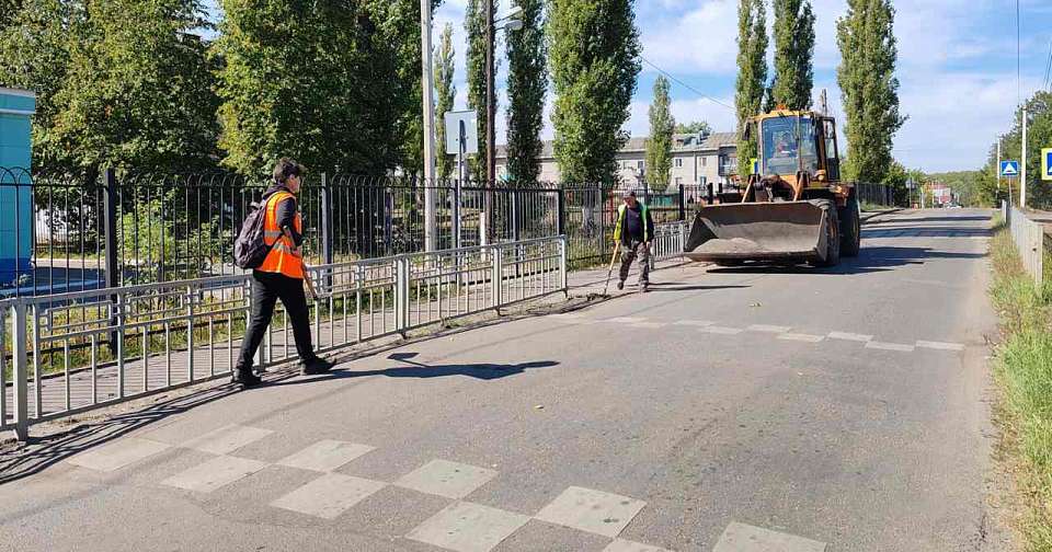 Работа комбината благоустройства на улично-дорожной сети Железнодорожного района продолжается