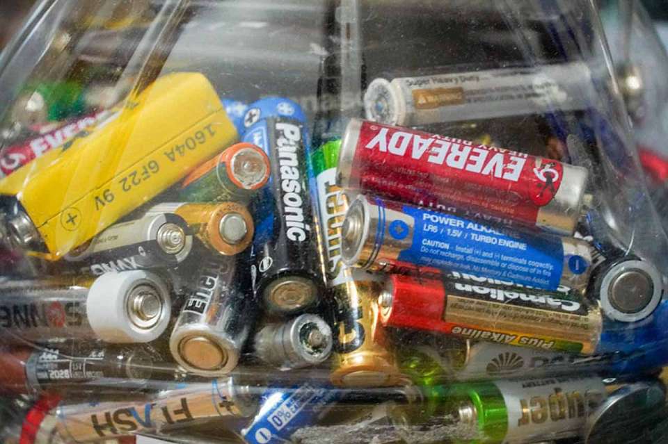 Воронежцев призвали сдать отработанные батарейки   
