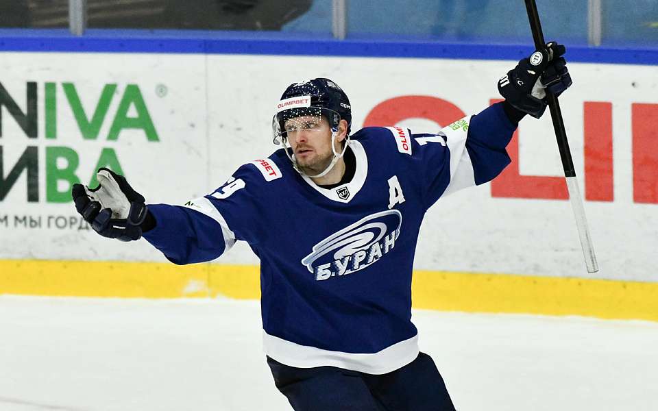 Форвард Максим Рыжков вновь примерит свитер воронежского «Бурана»