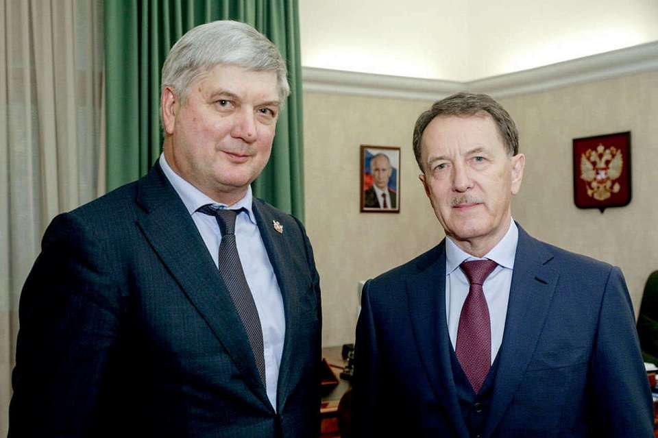 С днём рождения экс-главу региона Алексея Гордеева поздравили воронежские власти