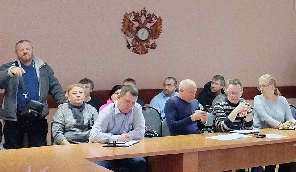 До 1 апреля воронежские УК должны оформить документально контейнерные площадки для мусора