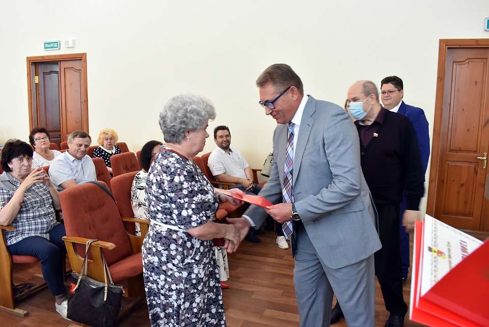 В Ленинском районе чествовали активистов общественного самоуправления