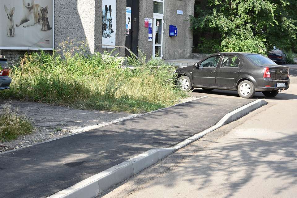 Ремонт тротуаров продолжается в Железнодорожном районе  