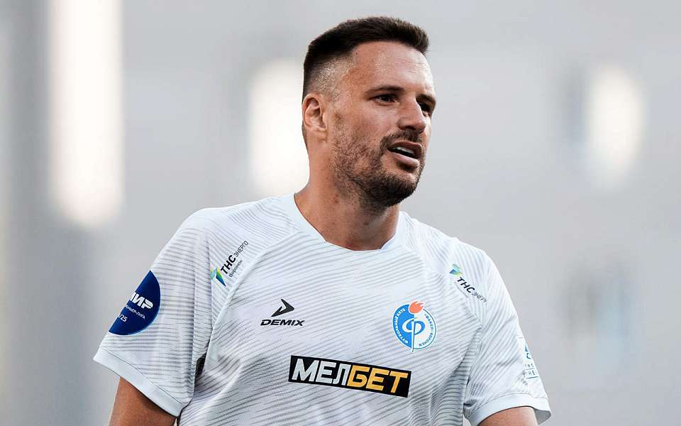 «Урал» выкупил у воронежского «Факела» права на форварда Евгения Маркова