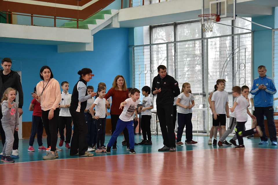 Школьники Железнодорожного района приняли участие в «Веселых стартах»