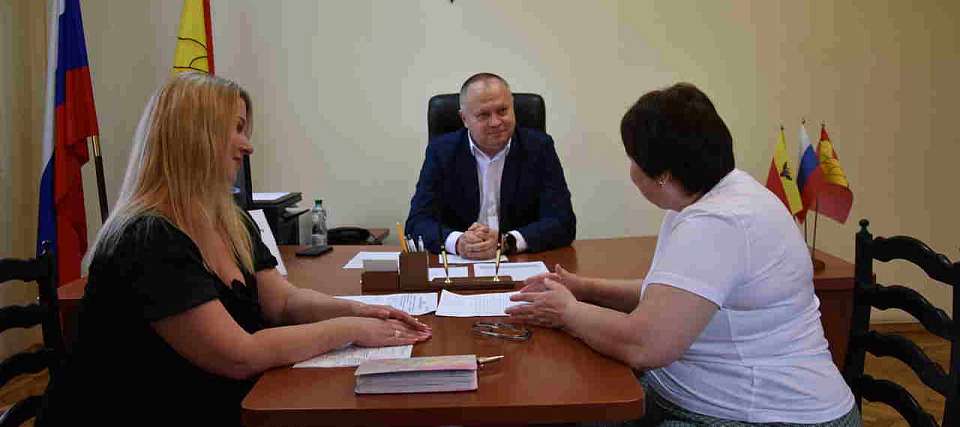 Министр по развитию муниципальных образований Воронежской области провёл приём граждан в Железнодорожном районе
