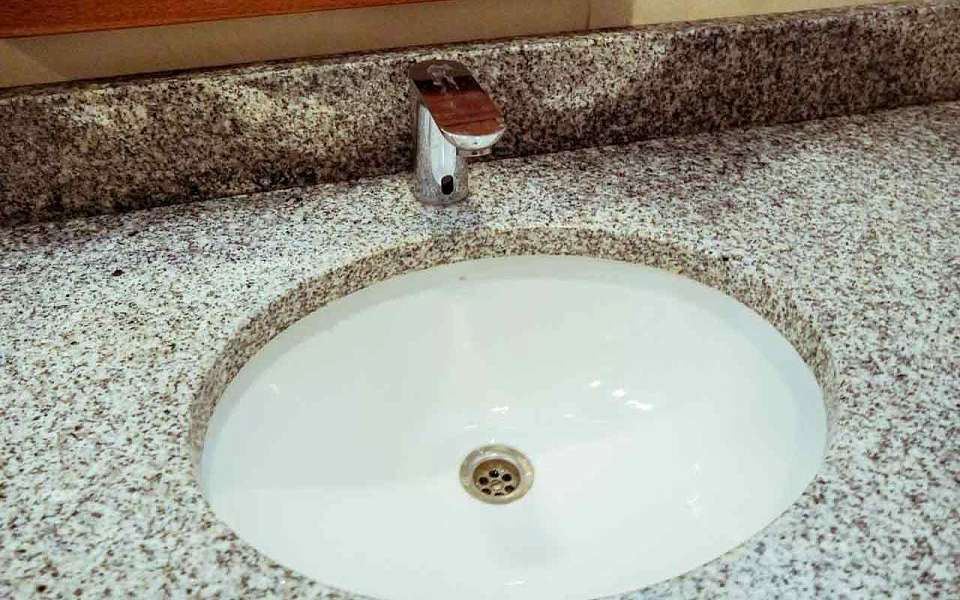 В домах на двух улицах Воронежа отключат холодную воду 18 апреля