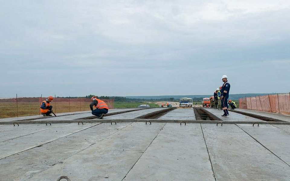 Перекрыли проезд по мосту через Усманку под Воронежем