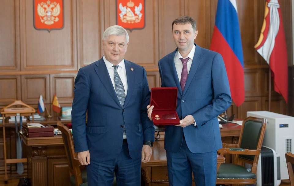 С юбилеем поздравил губернатор мэра Воронежа