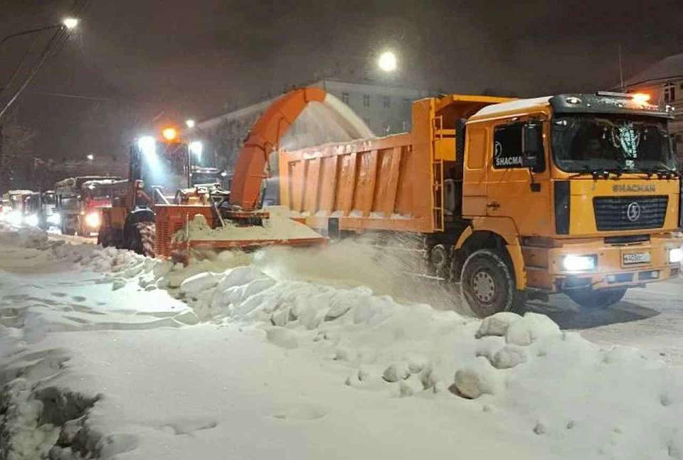 В ночь на 9 февраля в Воронеже с улиц вывезли 9 тыс. кубометров снега