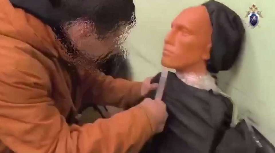 В воронежской маршрутке мужчина пытался убить ножницами пенсионерку