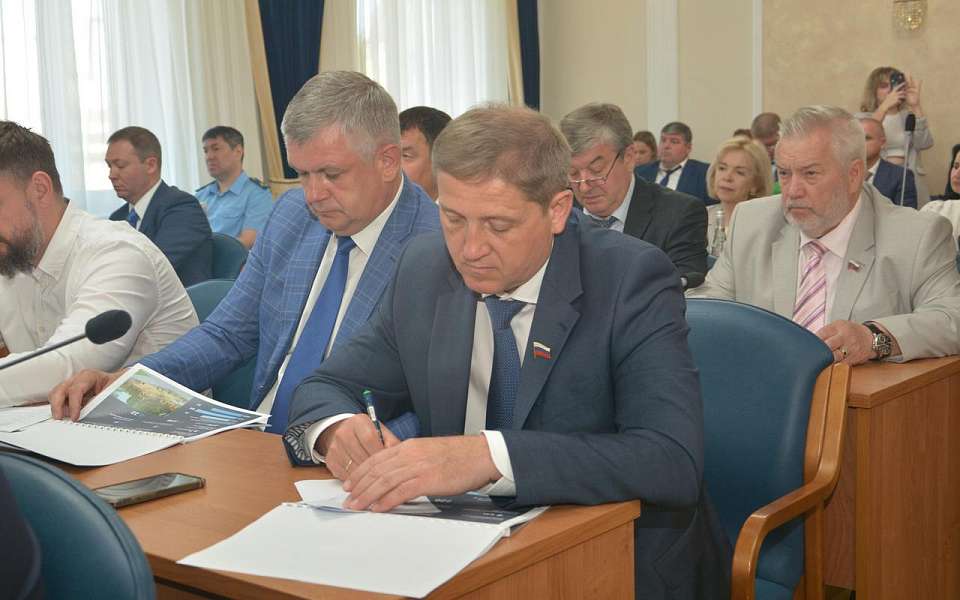 На 40% увеличили оплату руководителям ТОС воронежские депутаты