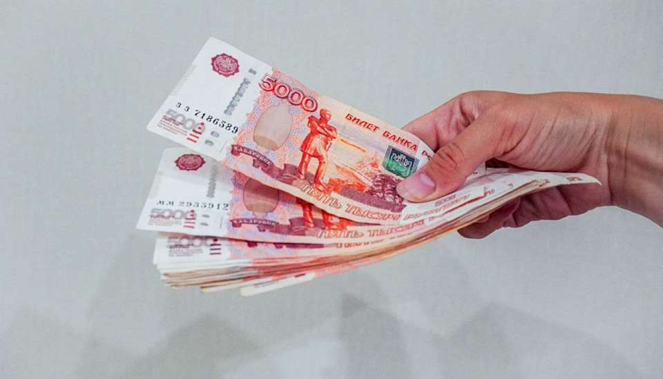 В получении взятки заподозрили чиновника в Воронежской области