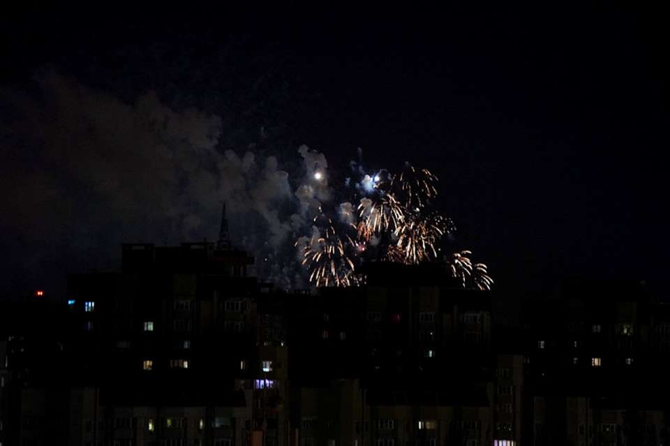 Салют запустили с детской площадки во время режима угрозы БПЛА жители Воронежа