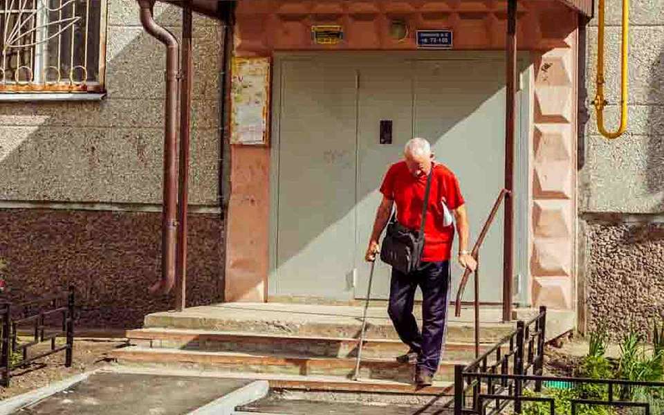 О предоставлении муниципального жилья работникам сферы благоустройства Воронежа и работе с нанимателями-должниками