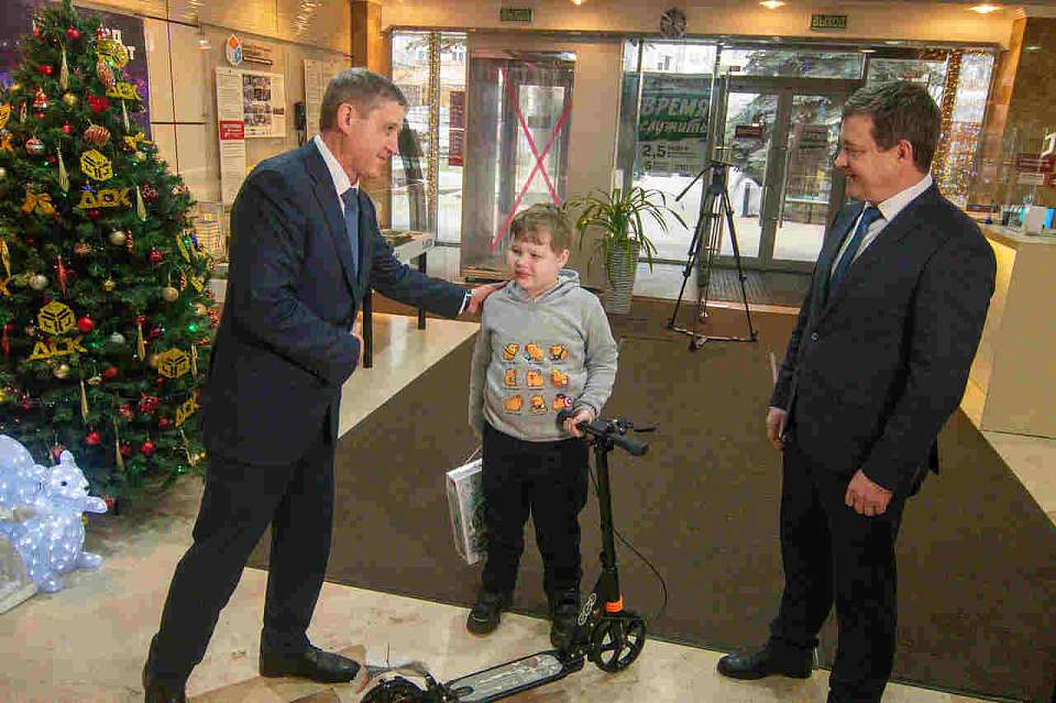 Андрей Соболев организовал новогоднее поздравление для ребенка