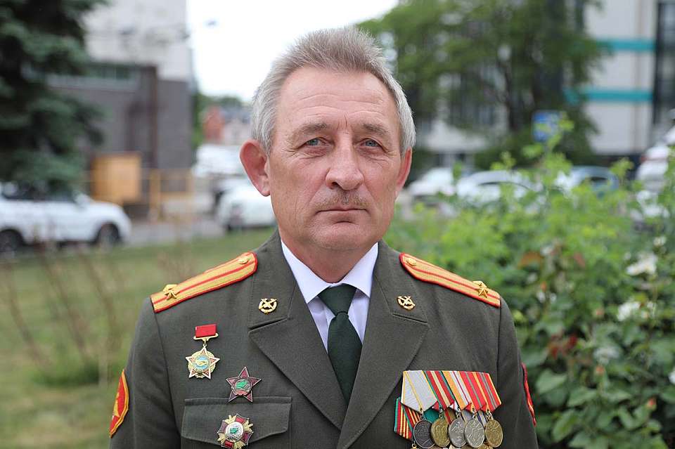 Как Совет ветеранов Коминтерновского района помогает бойцам СВО и воспитывает молодежь