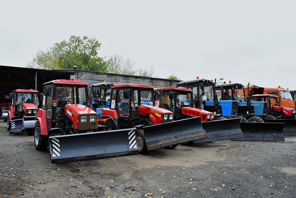 В Ленинском районе прошел смотр коммунальной техники