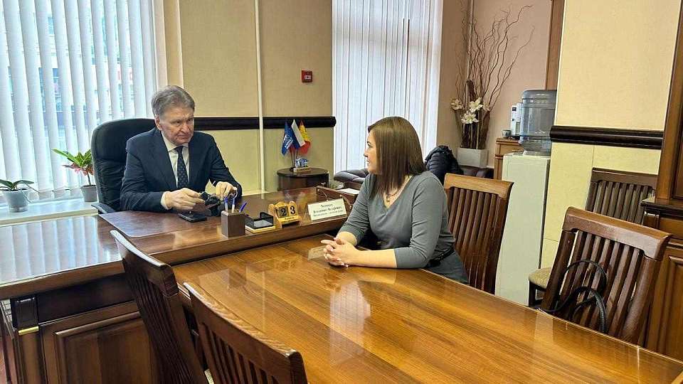 Прием граждан провел председатель Воронежской городской думы Владимир Ходырев