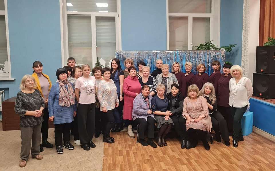 В Коминтерновском районе поздравили с Новым годом председателей комитетов ТОСов