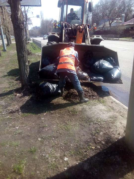                             В Коминтерновском районе прошла санитарная уборка территорий
