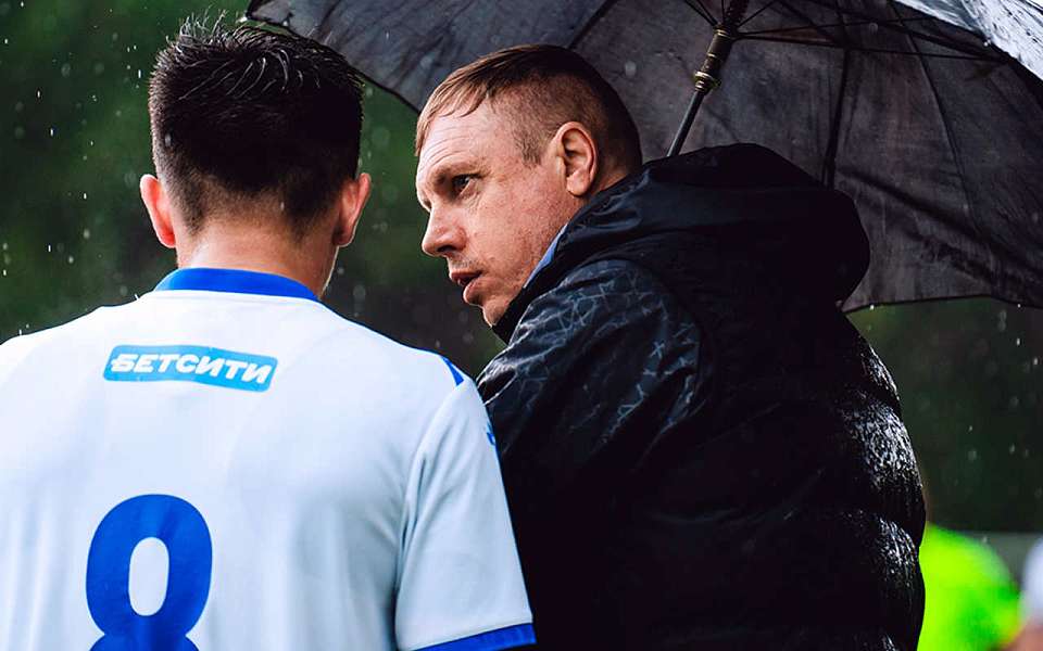 Тренер воронежского «Факела» Олег Василенко: «Нагрузки надо перемолоть»