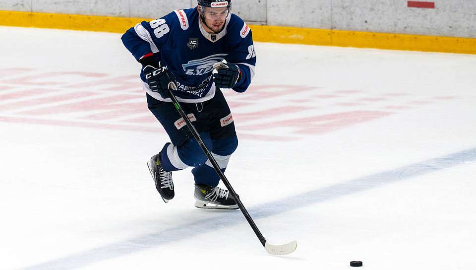 Иван Манин продолжит выступления за воронежский «Буран»