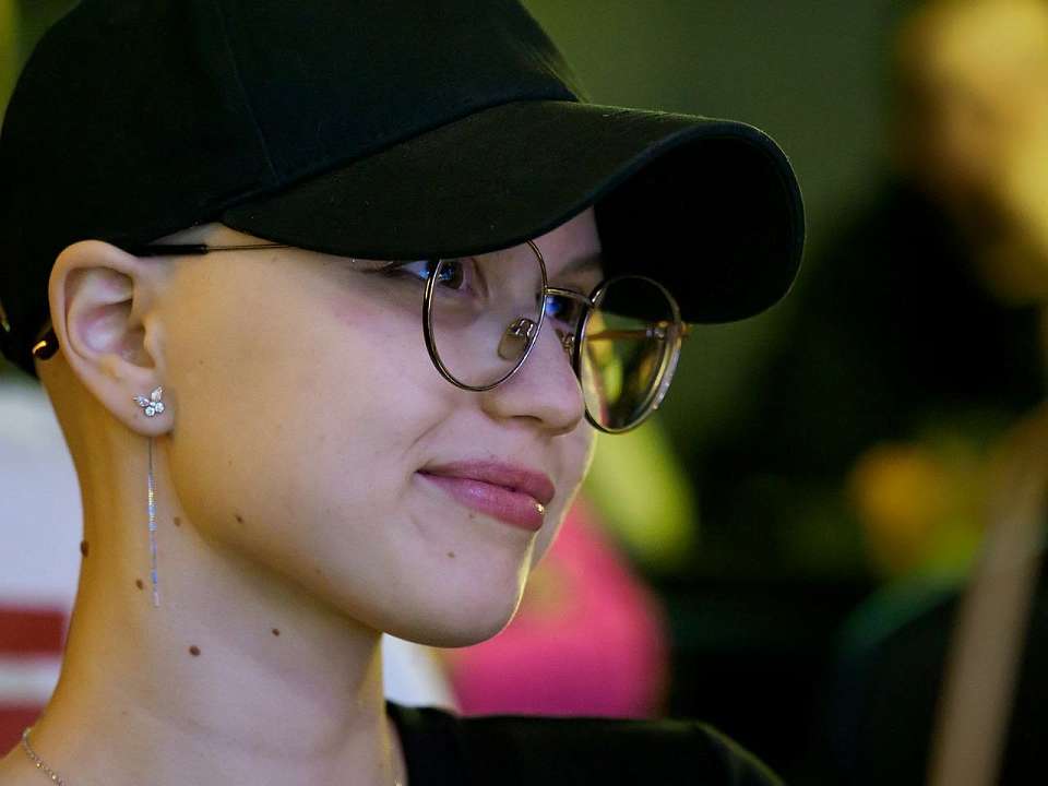 В Воронеже собирают средства для оставшейся без родных 19-летней девушки с саркомой