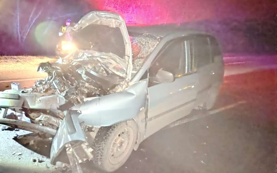 Воронежец на иномарке врезался в попутный грузовик из Краснодарского края