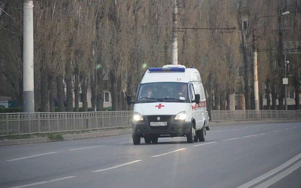 Пенсионер на велосипеде попал под колеса иномарки на переходе под Воронежем