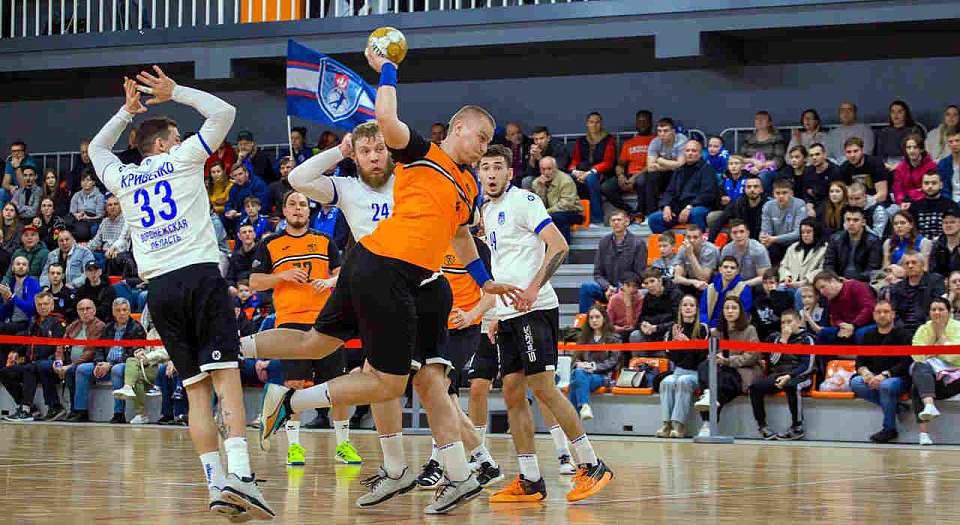Воронежские гандболисты снова превзошли столичных гостей