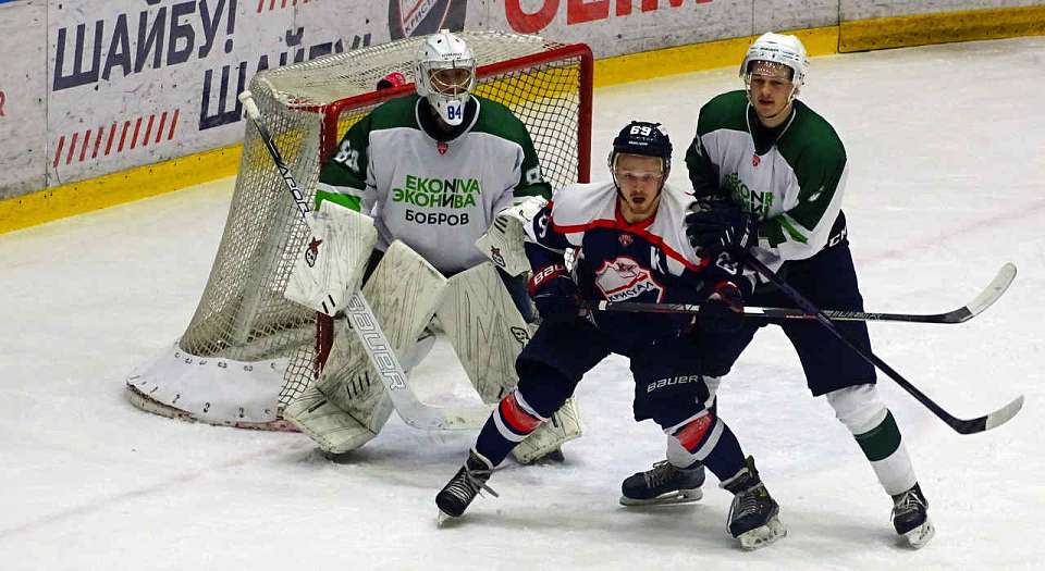 Две уверенные победы на своем льду одержал фарм-клуб воронежского «Бурана»