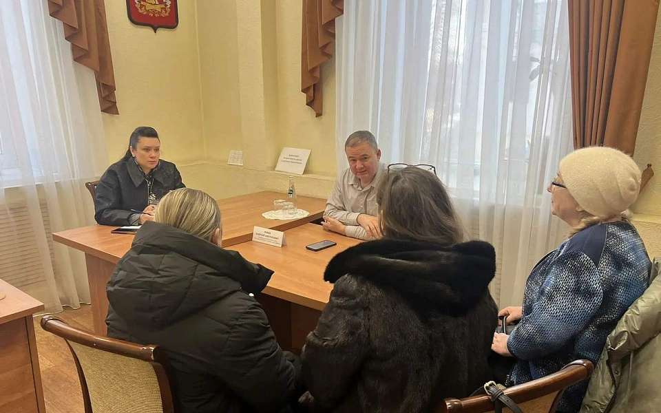 В Ленинском районе депутаты от партии «Единая Россия» участвуют в реализации стратегии конкретных дел