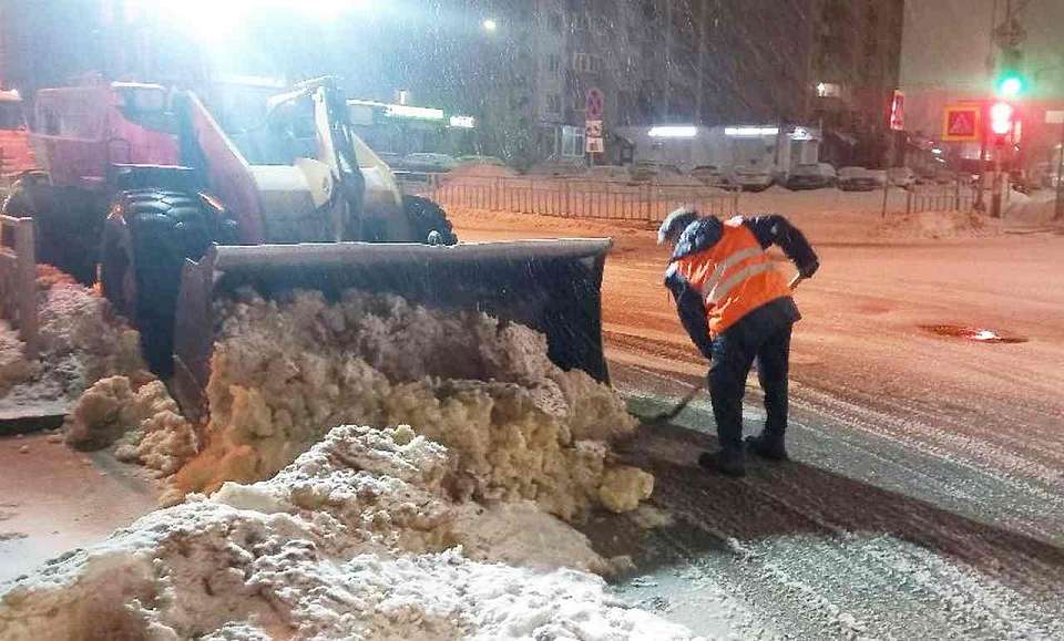Комбинат благоустройства Железнодорожного района продолжает работу в непростых погодных условиях